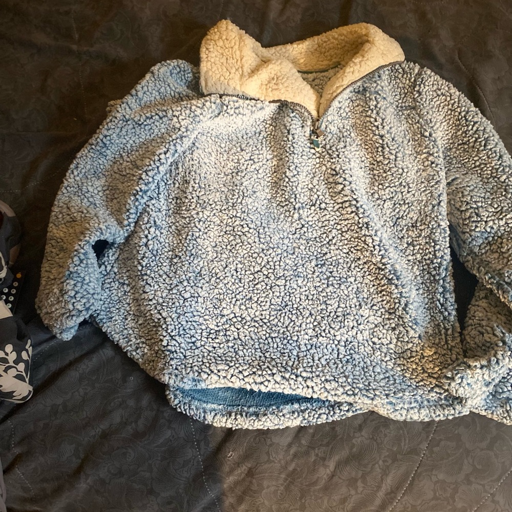 Green tea jacket size Xl it softer and wear it blue it new never used